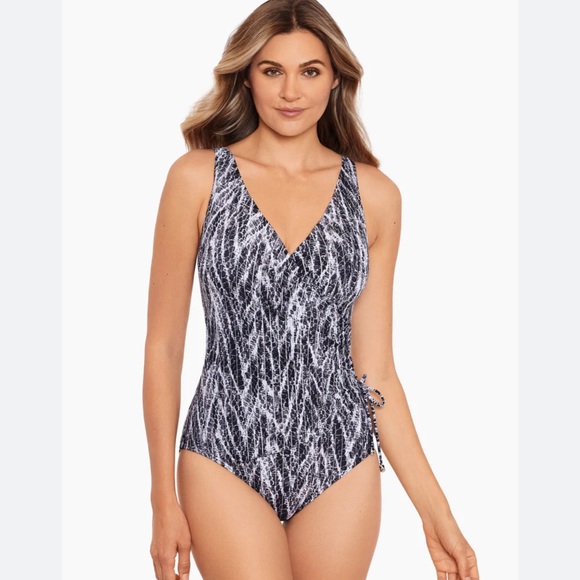 Miraclesuit
Chevron Python Eclat One Piece Swimsuit - Picture 1 of 15